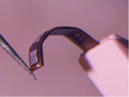 Flexible retinal stimulator
